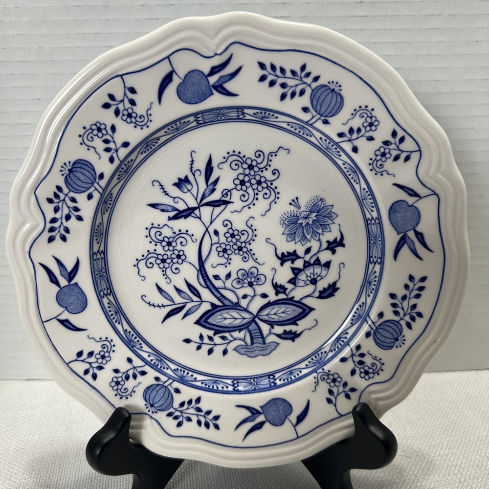 Vintage Oriental Onion Ironstone Salad plate 7 3/4 4610 Made in Japan